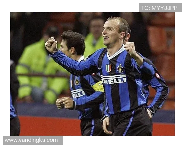 热身赛国米对阵瓦伦西亚精彩直播全程回顾与赛后分析 热身赛国米对阵瓦伦西亚精彩直播全程回顾与赛后分析